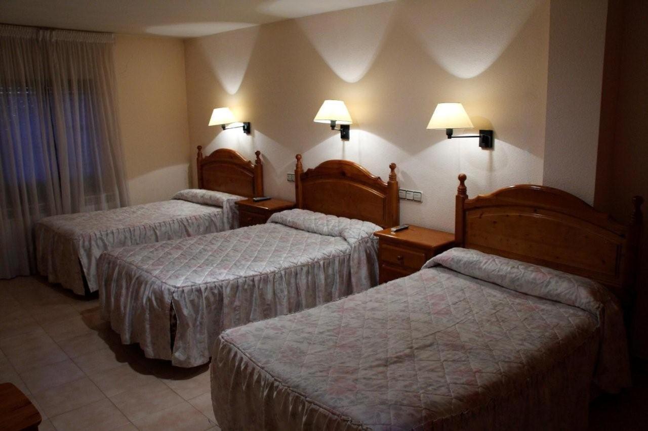 Hostal Nicolas مديناسيلي الغرفة الصورة