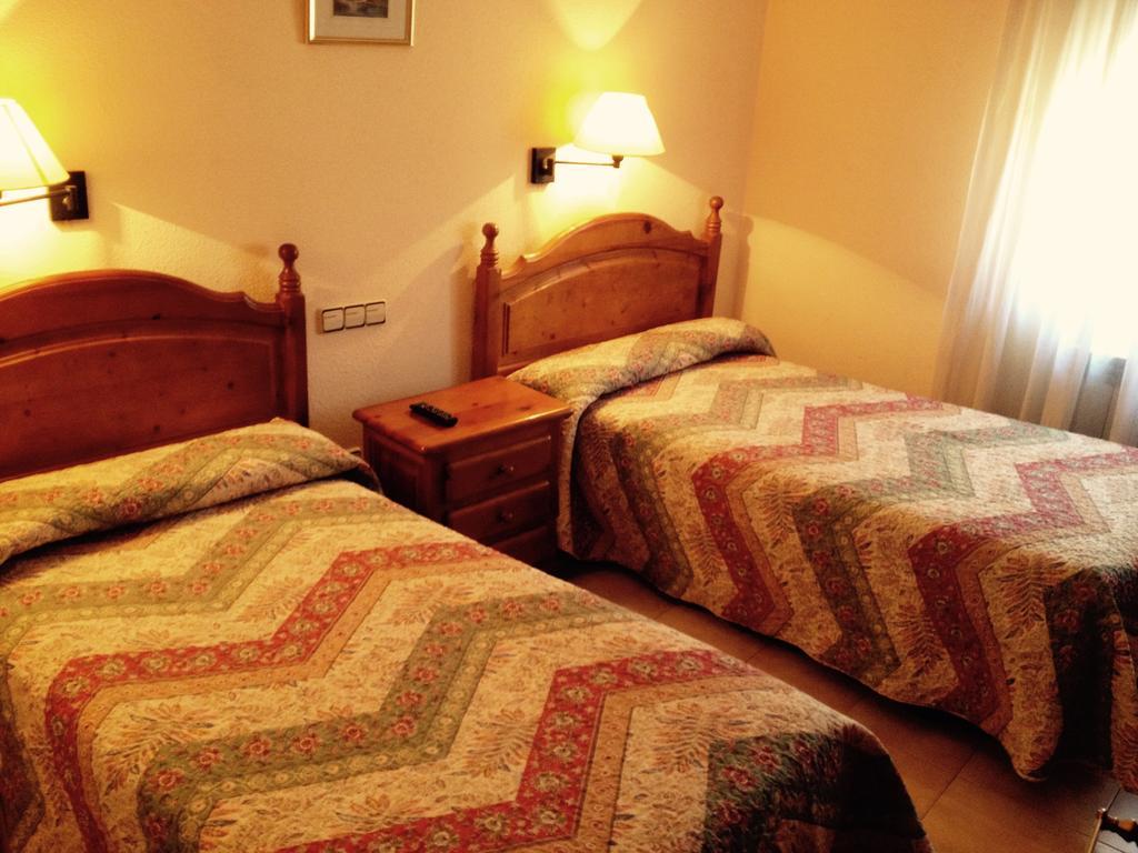 Hostal Nicolas مديناسيلي الغرفة الصورة